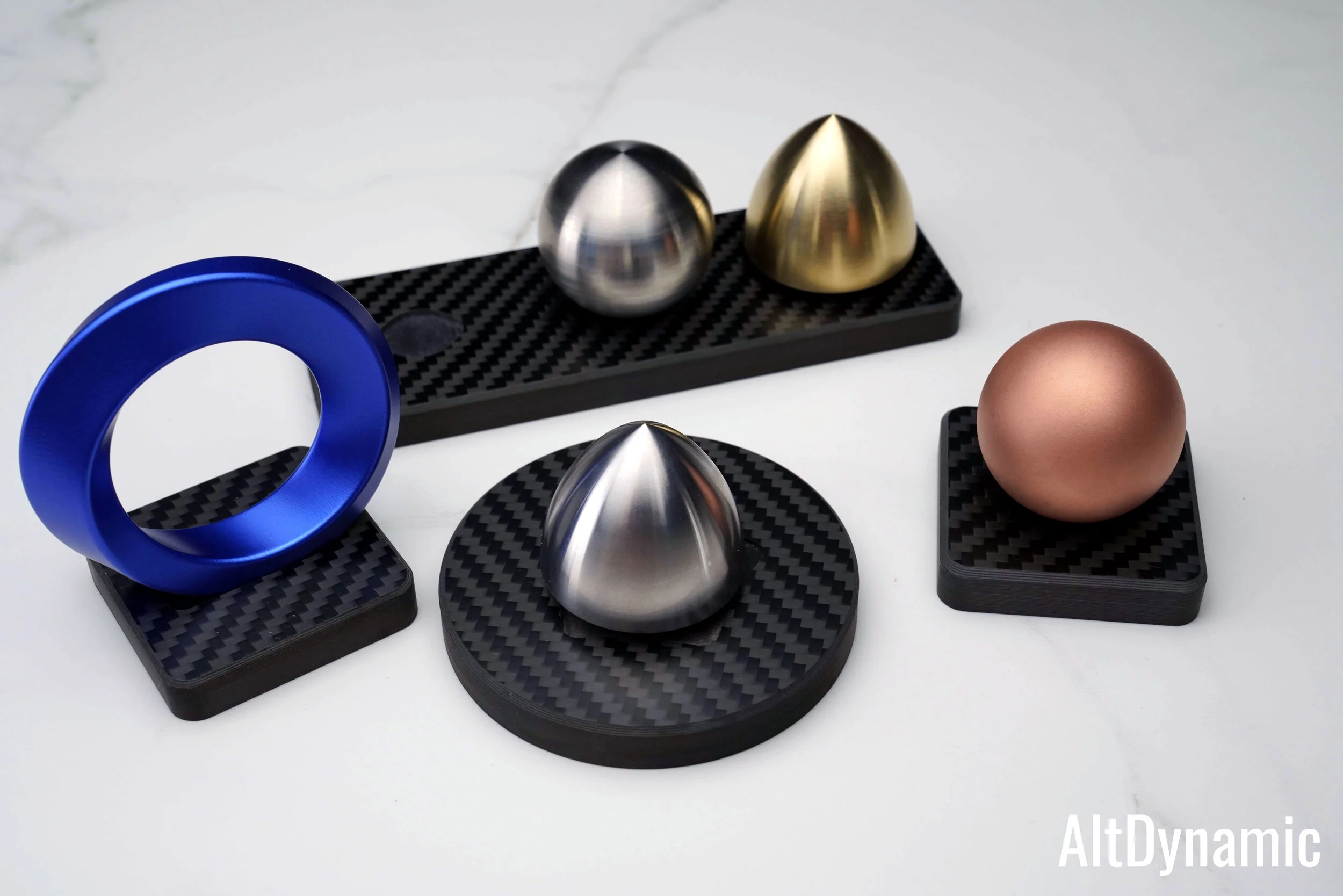 Möbius Strip Display Stand — AltDynamic